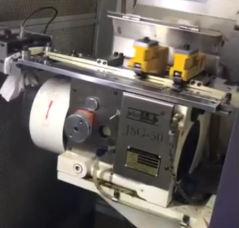 帅锋冲床(chuang)配(pei)久谐高速夹式(shi)送料机参加展(zhan)会