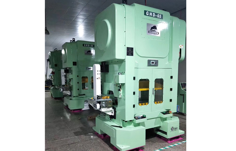 送料机应该怎(zen)么调?送料机调节(jie)设定(ding)方法有哪些?