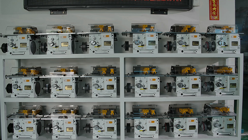 伺服送料机安装料厚调整装置有哪些原(yuan)因?