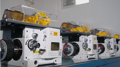 冲床送料机送料不准或(huo)偏(pian)料怎样解决？